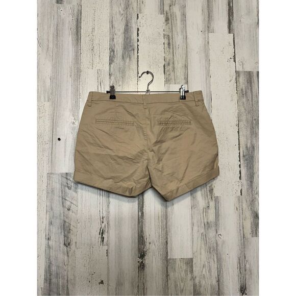 Old navy khaki shorts - Picture 2 of 8